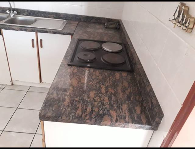 2 BEDROOM FLAT RENTED IN ESSENWOOD